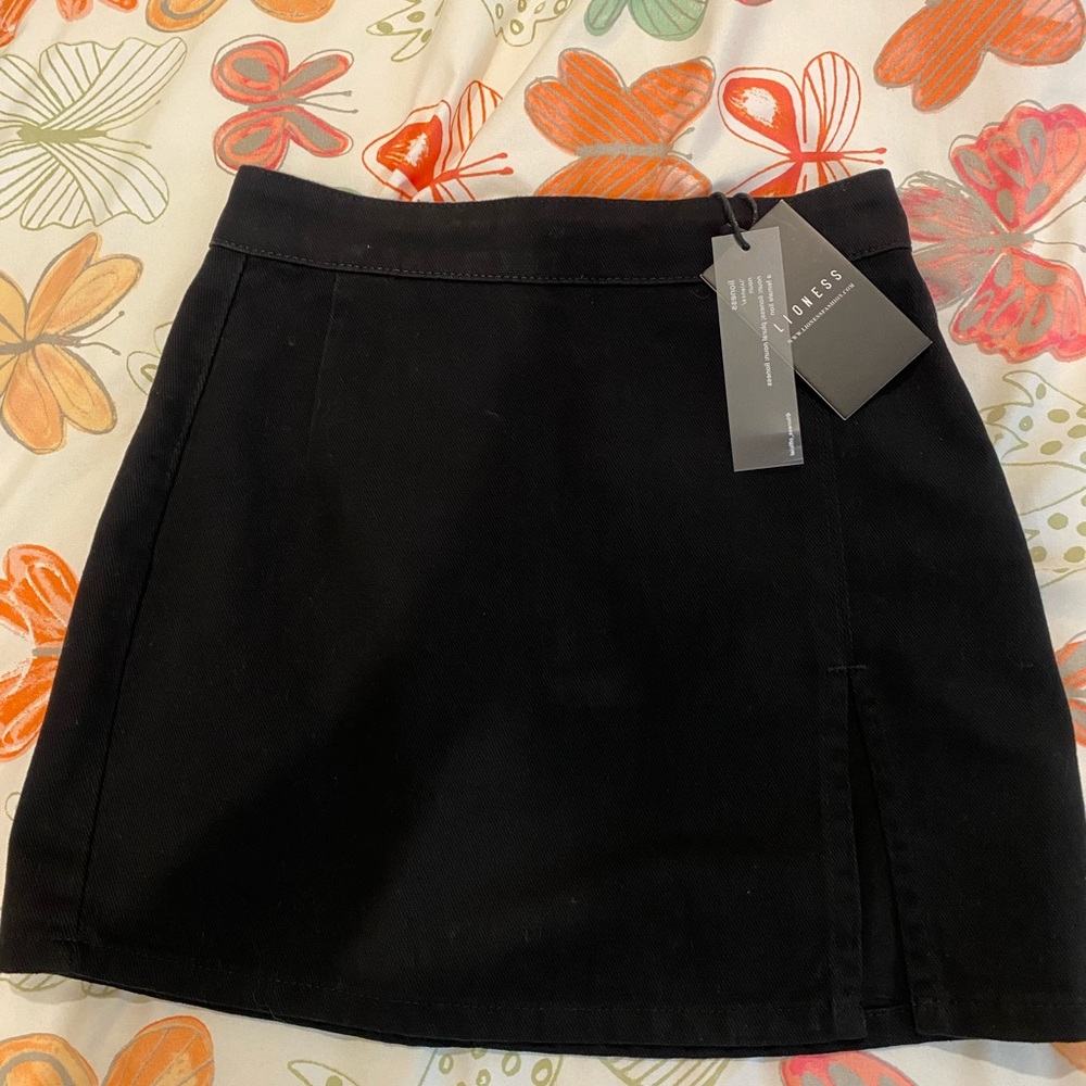 Princess Polly Black Mini Skirt with Side Slit Lola - Picture 2 of 3